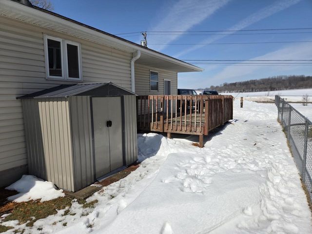 304 Breezy Point Drive, Pardeeville, WI 53954