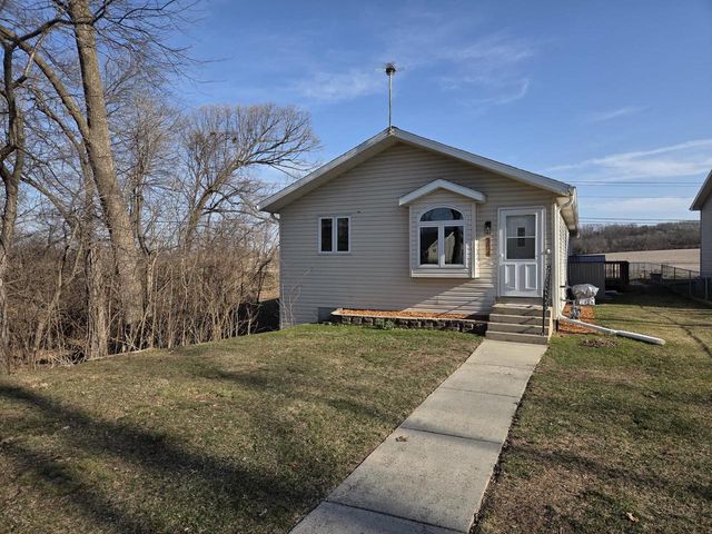 304 Breezy Point Drive, Pardeeville, WI 53954