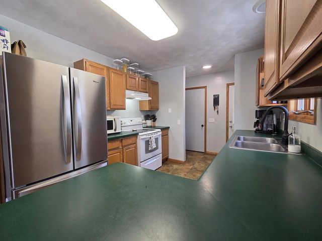 304 Breezy Point Drive, Pardeeville, WI 53954