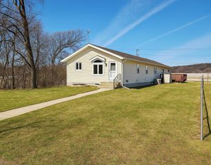 304 Breezy Point Drive, Pardeeville, WI 53954