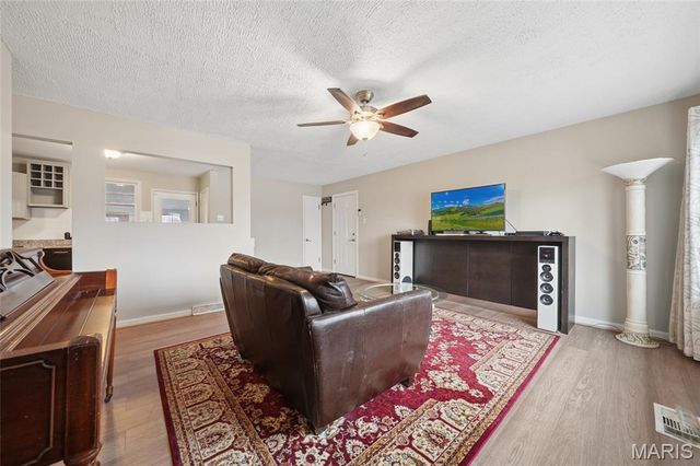 634 Parker Drive, Ballwin, MO 63021