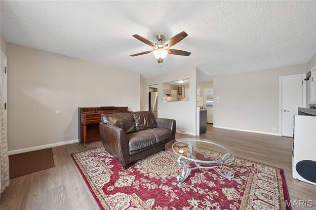 634 Parker Drive, Ballwin, MO 63021