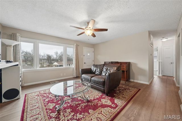 634 Parker Drive, Ballwin, MO 63021