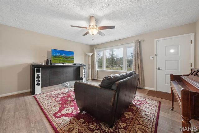 634 Parker Drive, Ballwin, MO 63021