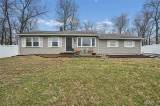 634 Parker Drive, Ballwin, MO 63021