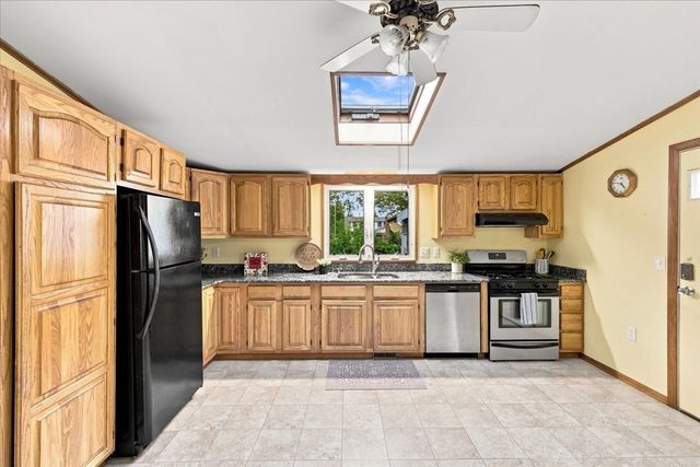 30 Bay Street, Wareham, MA 02532