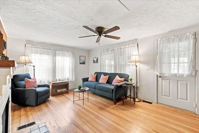30 Bay Street, Wareham, MA 02532