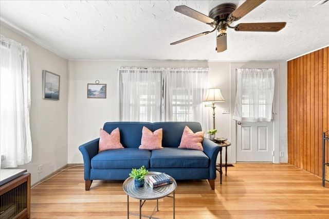30 Bay Street, Wareham, MA 02532