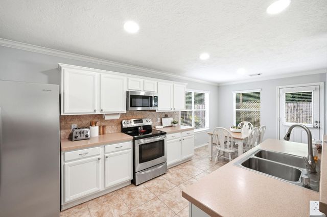 18143 Stone Trail Manor Drive, Humble, TX 77346