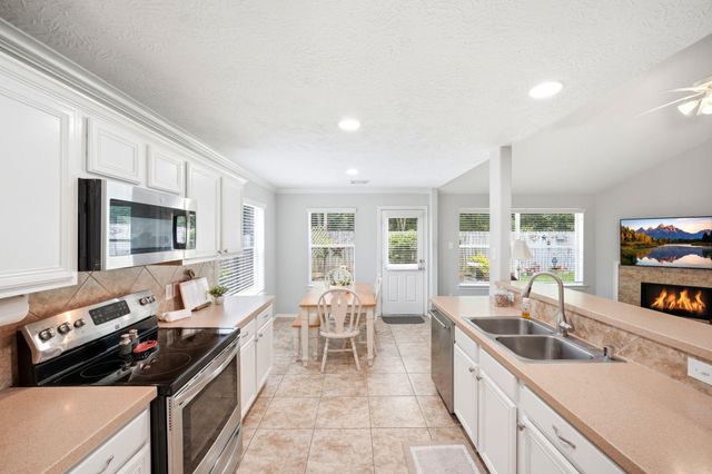 18143 Stone Trail Manor Drive, Humble, TX 77346
