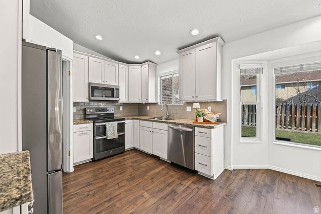 1243 S CANNON DR, Farmington, UT 84025