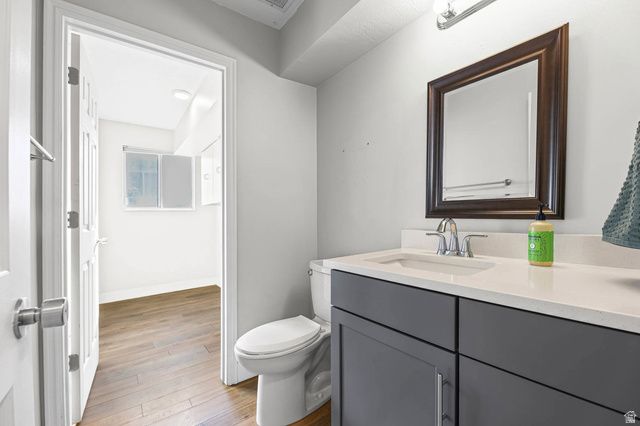 1243 S CANNON DR, Farmington, UT 84025