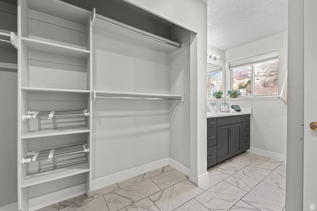 1243 S CANNON DR, Farmington, UT 84025