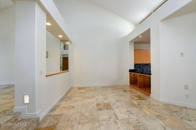 5031 E Calle Brillante, Tucson, AZ 85718