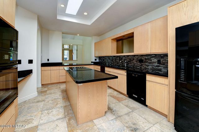 5031 E Calle Brillante, Tucson, AZ 85718