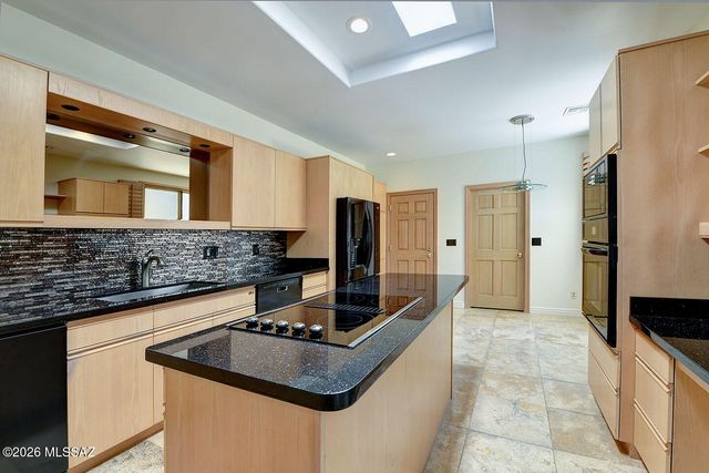 5031 E Calle Brillante, Tucson, AZ 85718
