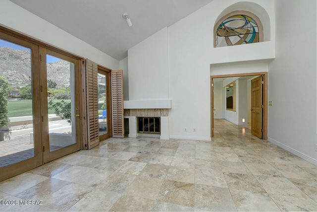 5031 E Calle Brillante, Tucson, AZ 85718
