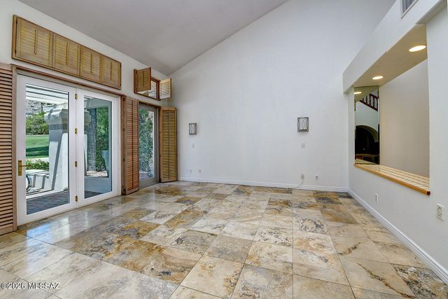 5031 E Calle Brillante, Tucson, AZ 85718