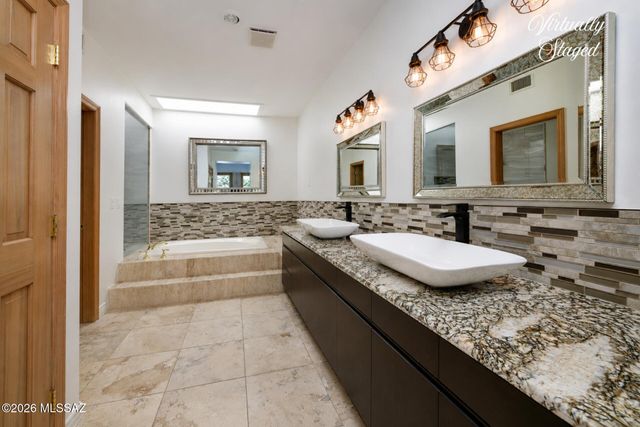 5031 E Calle Brillante, Tucson, AZ 85718