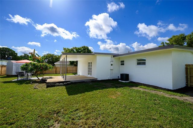 2410 11TH STREET, St Cloud, FL 34769