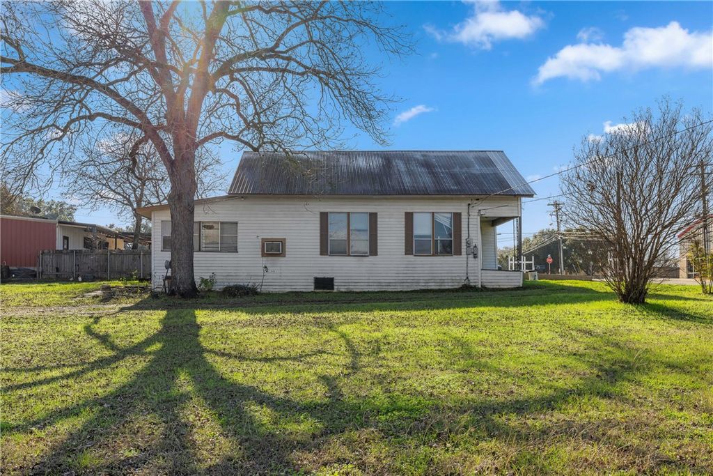 104 Fawn Street, Caldwell, TX 77836 — photo 2