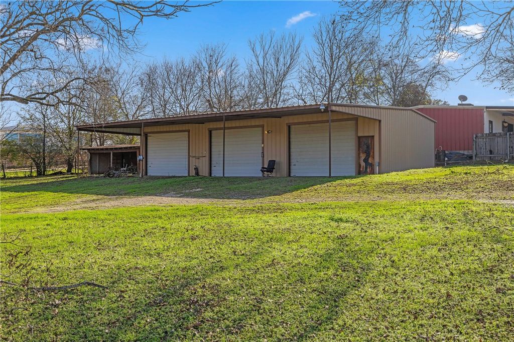 104 Fawn Street, Caldwell, TX 77836 — photo 3