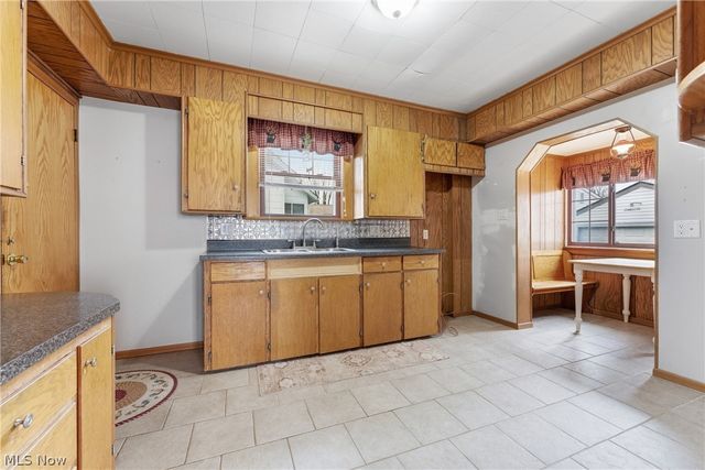 864 W College Road, Alliance, OH 44601