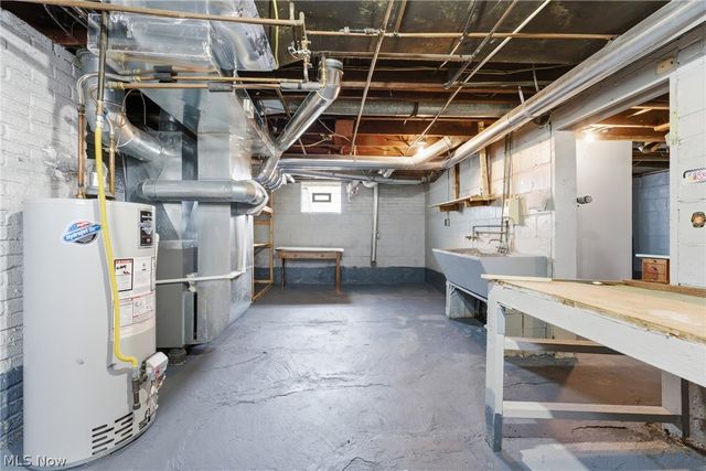 864 W College Road, Alliance, OH 44601