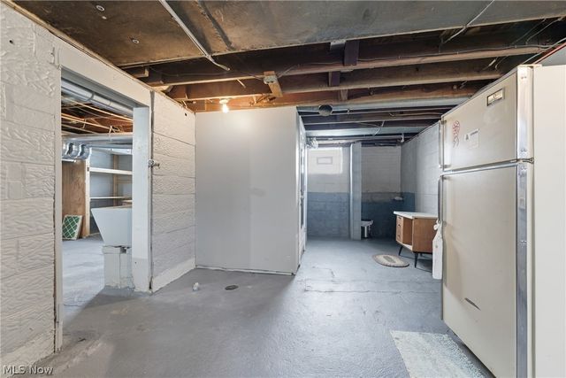 864 W College Road, Alliance, OH 44601