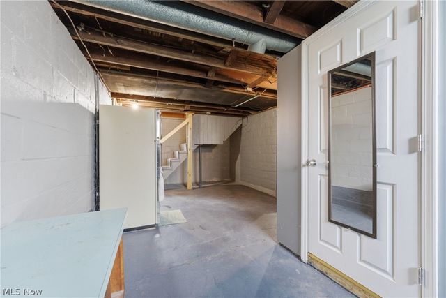 864 W College Road, Alliance, OH 44601