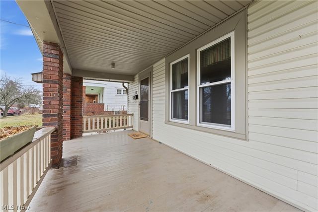 864 W College Road, Alliance, OH 44601