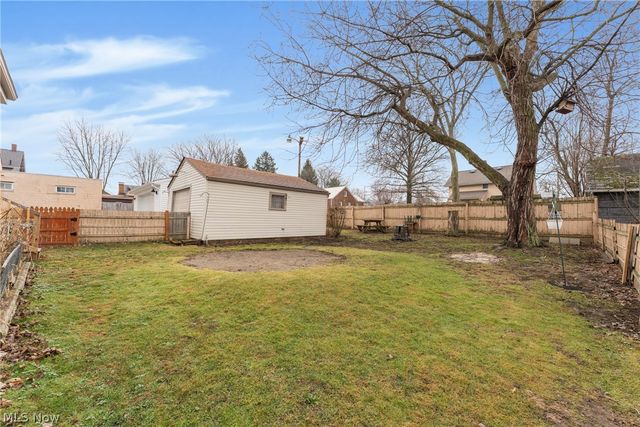 864 W College Road, Alliance, OH 44601