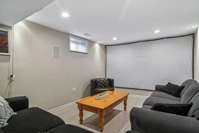 102 S ASHLAND Avenue, Palatine, IL 60074