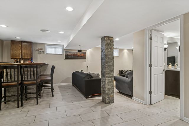 102 S ASHLAND Avenue, Palatine, IL 60074