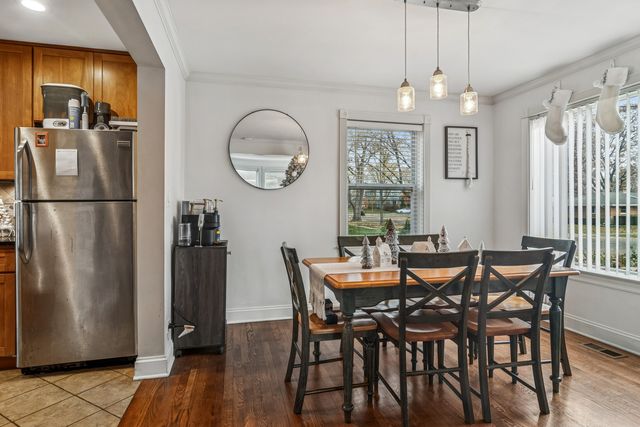 102 S ASHLAND Avenue, Palatine, IL 60074