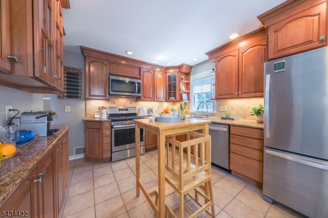 524 Farley Ave, Scotch Plains Twp., NJ 07076