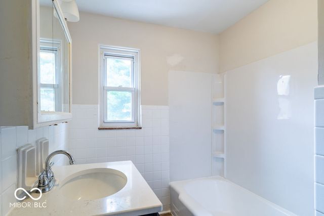 4425 Chatham Place, Indianapolis, IN 46226