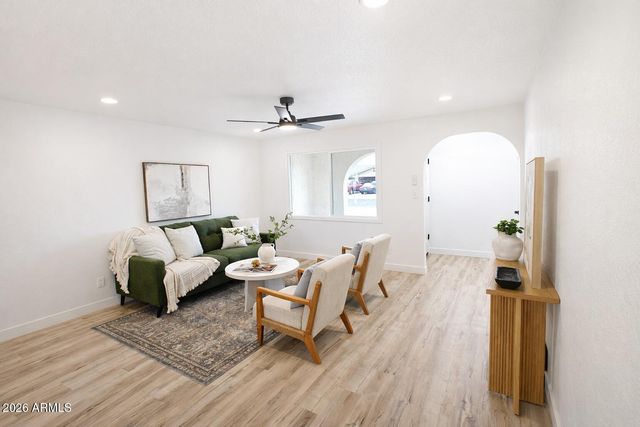 7946 W COOLIDGE Street, Phoenix, AZ 85033