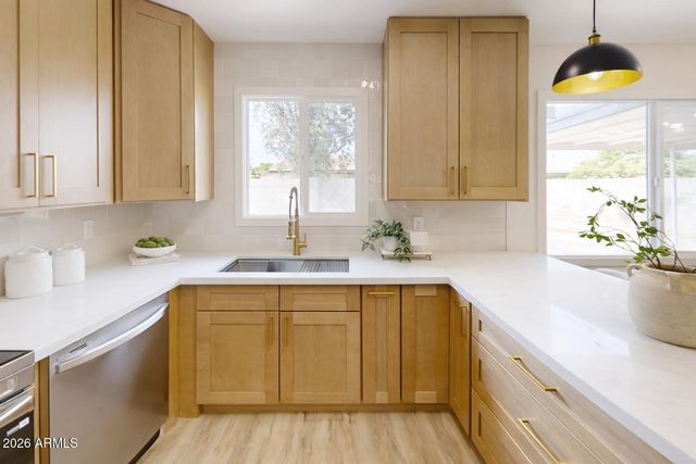 7946 W COOLIDGE Street, Phoenix, AZ 85033