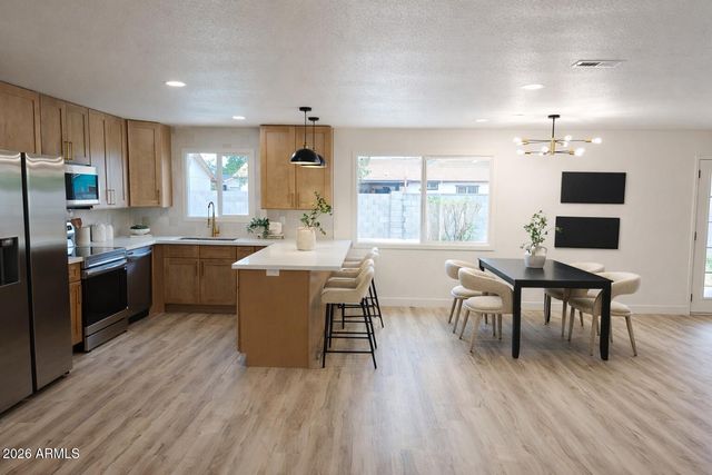 7946 W COOLIDGE Street, Phoenix, AZ 85033