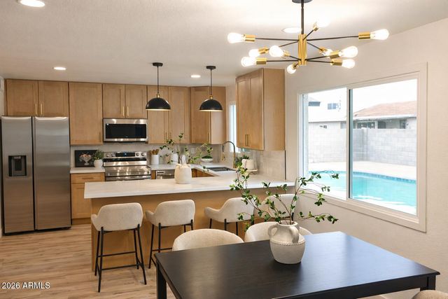 7946 W COOLIDGE Street, Phoenix, AZ 85033