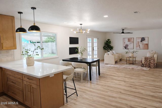 7946 W COOLIDGE Street, Phoenix, AZ 85033