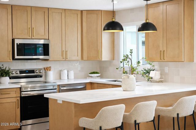 7946 W COOLIDGE Street, Phoenix, AZ 85033