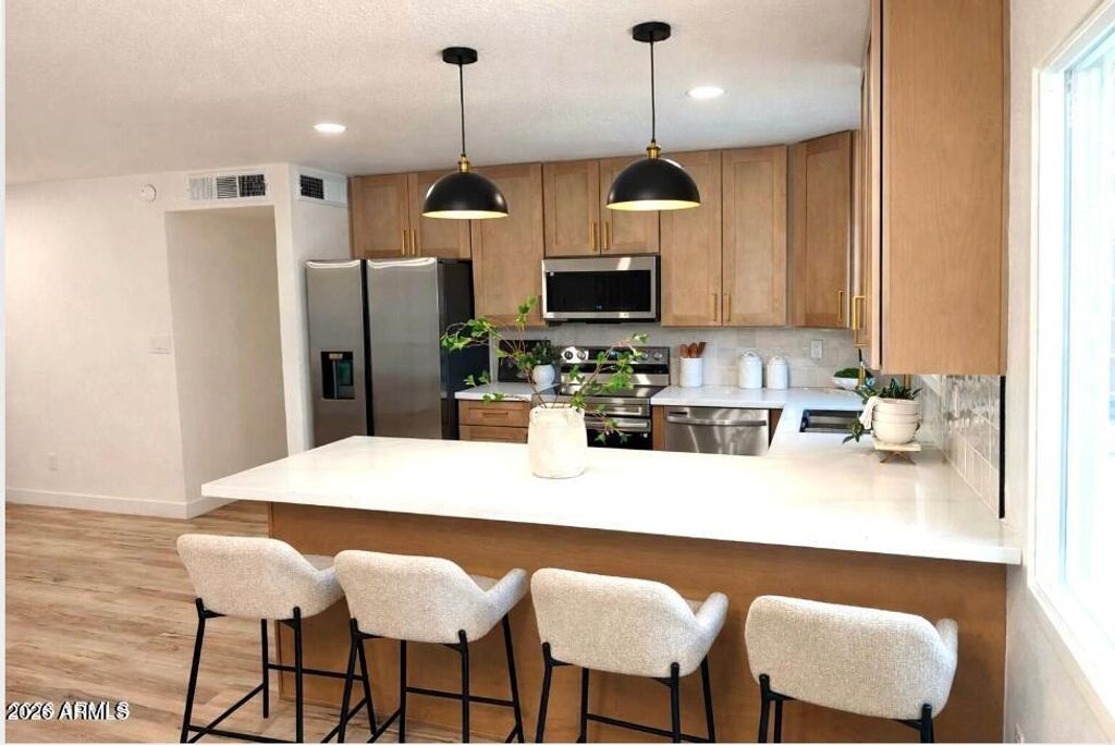 7946 W COOLIDGE Street, Phoenix, AZ 85033