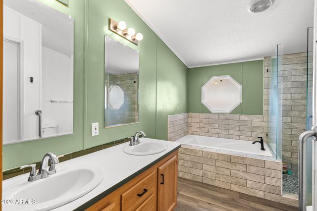 2200 N DELAWARE Drive 48, Apache Junction, AZ 85120