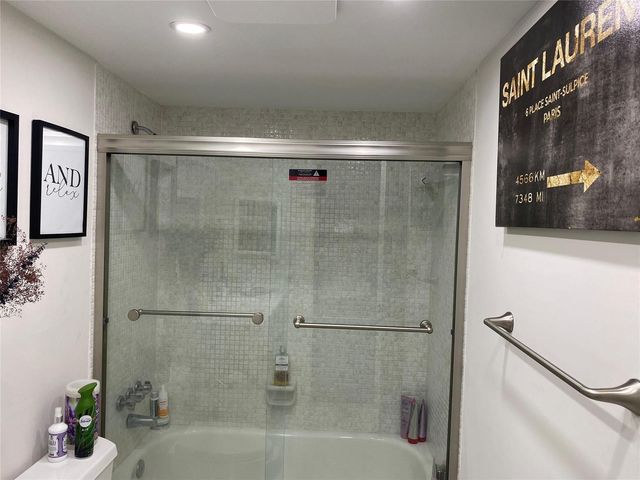 3031 NE 51st Street 305w, Fort Lauderdale, FL 33308
