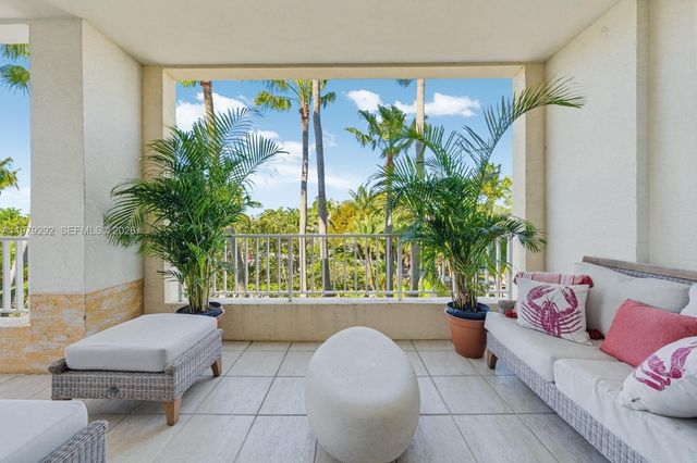 701 Crandon Blvd 302, Key Biscayne, FL 33149