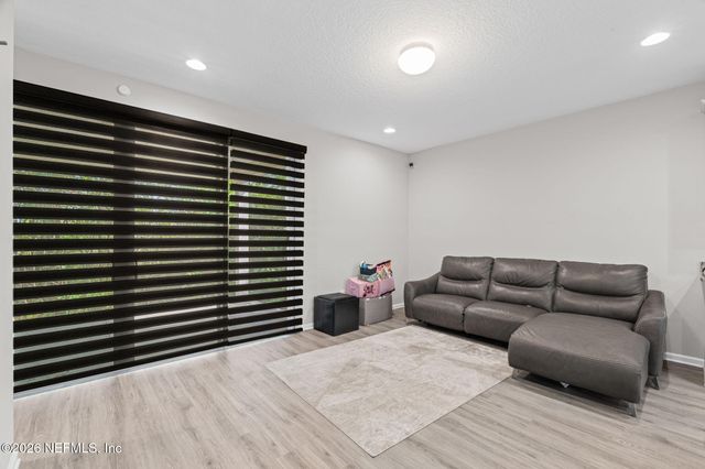 9460 SCAUP Way, Jacksonville, FL 32218