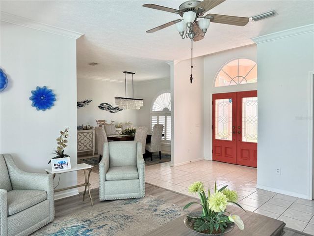 6326 N QUEENSWAY DR, Temple Terrace, FL 33617