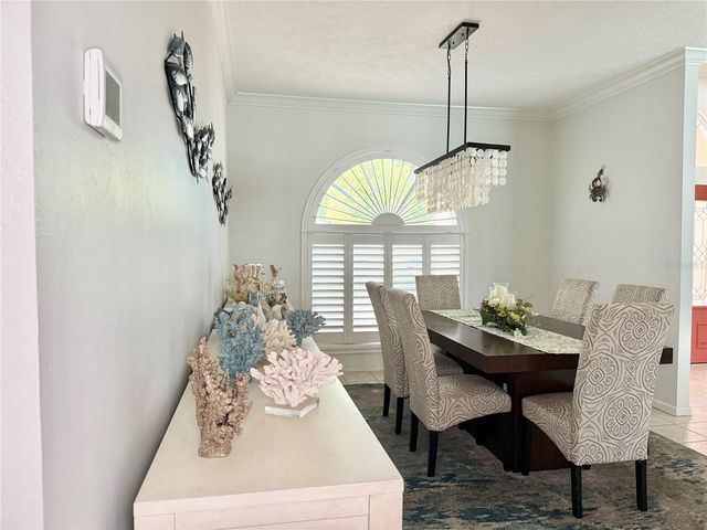 6326 N QUEENSWAY DR, Temple Terrace, FL 33617